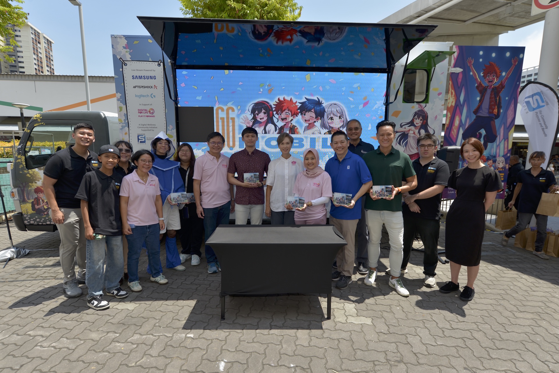 GGMobile, Singapore’s First Gaming Live Stream Studio in a Truck with GGLife Goes on an Islandwide Tour